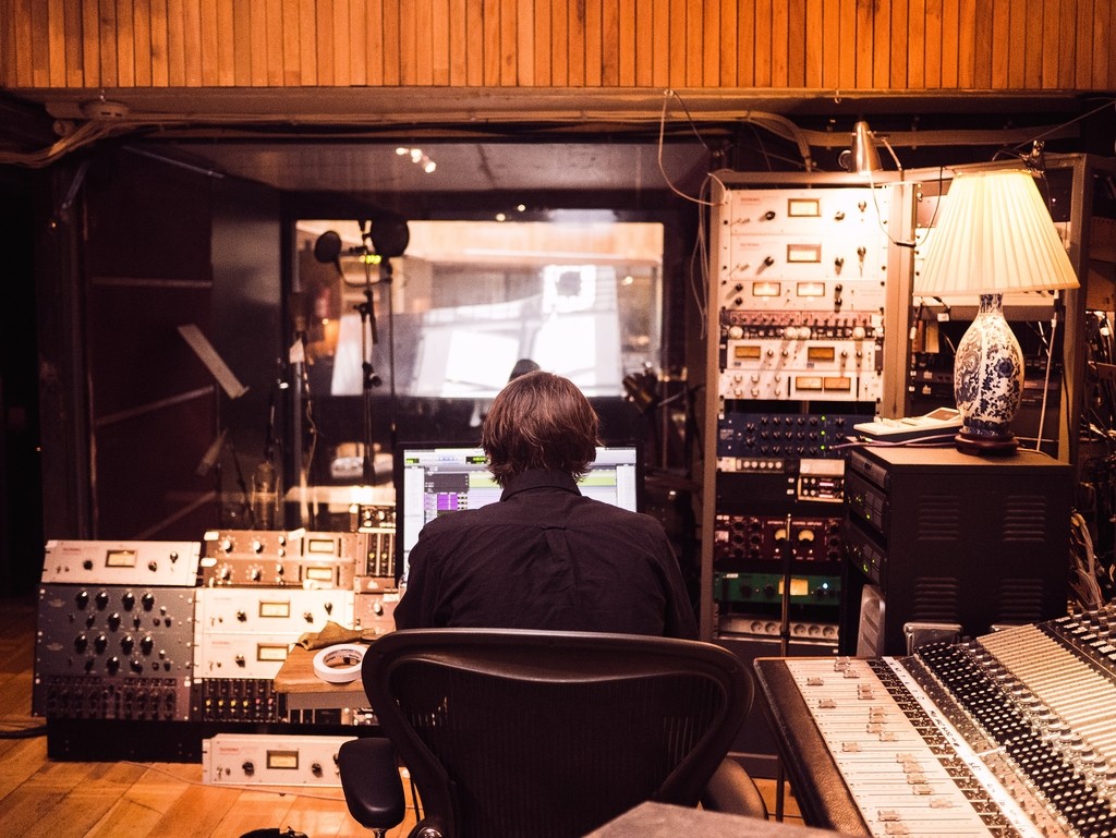 How corporations monopolized the music industry - the need for artist’s ...